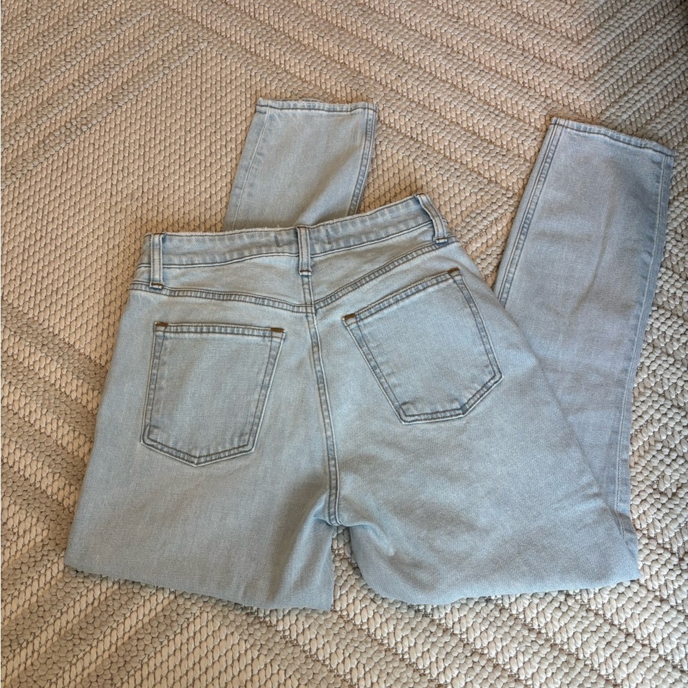 Abercrombie Light Wash Jeans - Picture 2 of 4